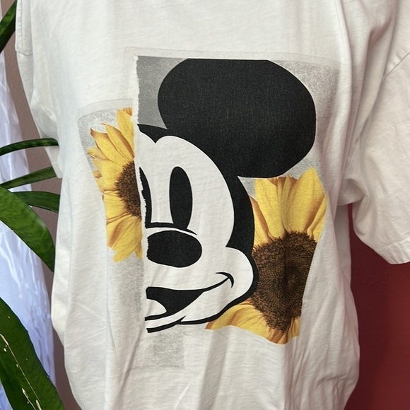 H&M Disney Collaboration Mickey Mouse Sunflower Tee Shrit Size S - Picture 2 of 6